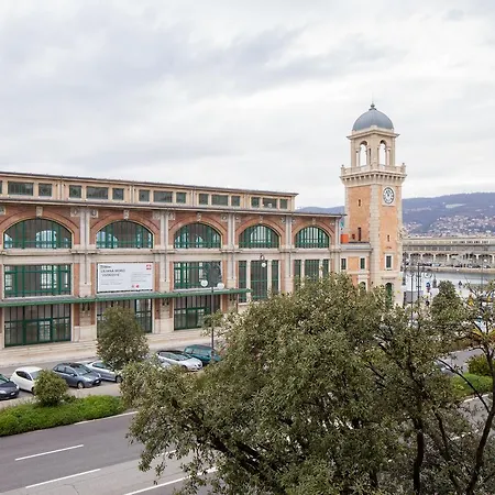 Rive22 - Exclusive Waterfront In Lejlighed Trieste